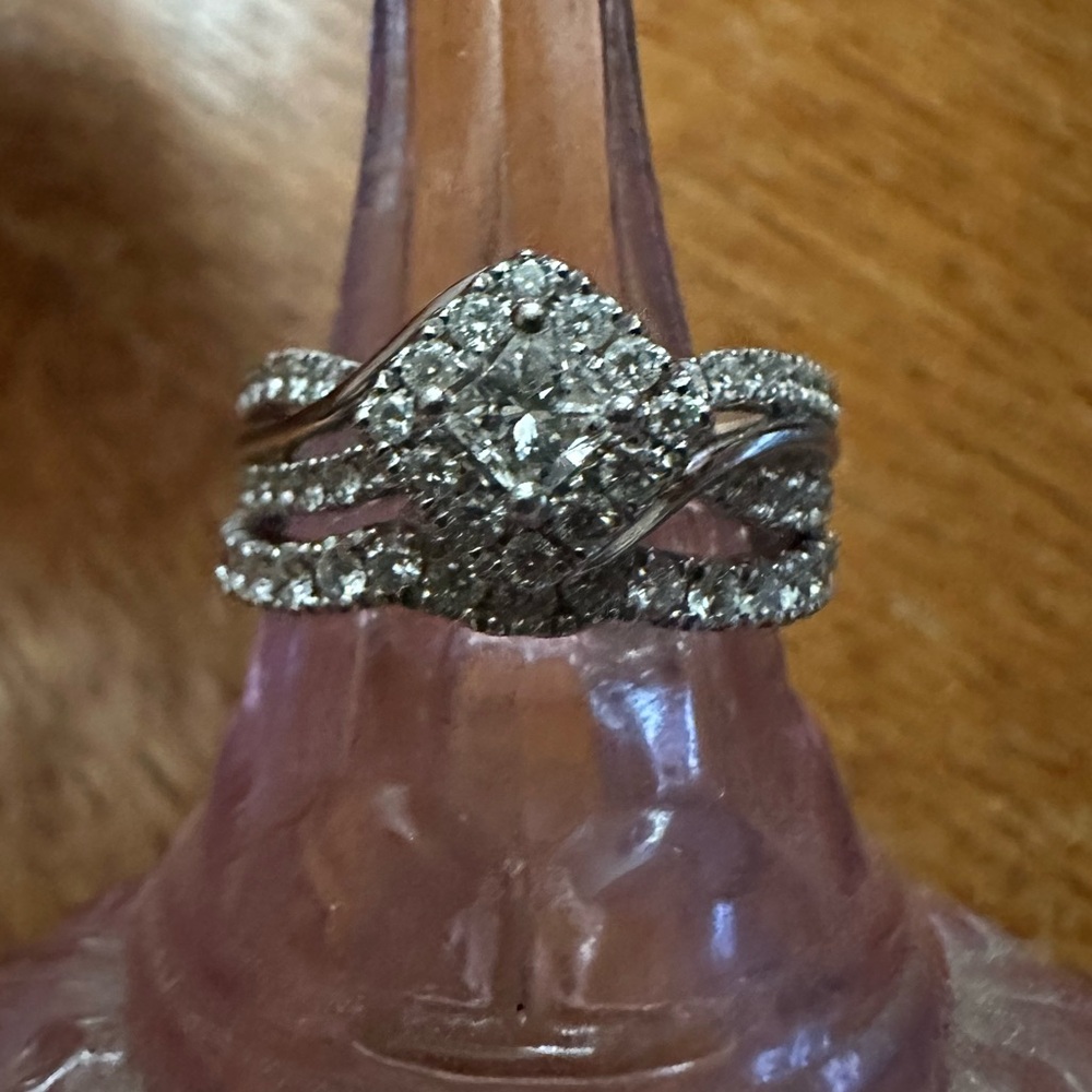 Leo Princess Wedding Ring from the Leo Bridal Collection